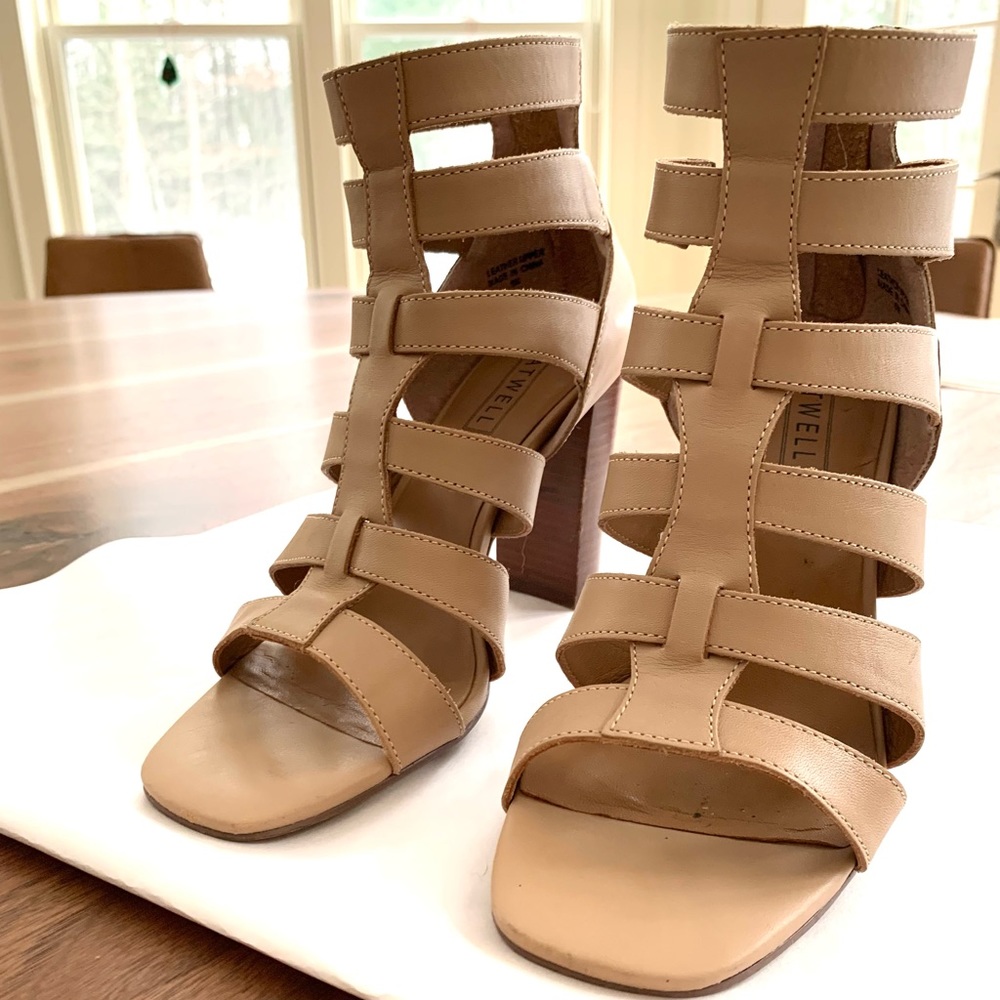 ATWELL Camel Colored Leather Block Heel Sandals